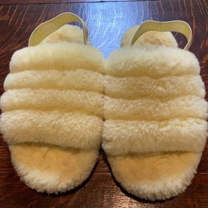 Ugg strap fluff sandals / slippers.